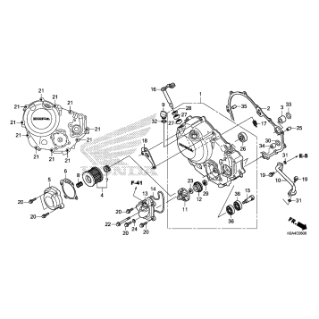 RIGHT CRANKCASE COVER