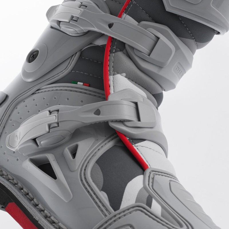 Fastback Endurance Boots (SP `2025) Fastback Endurance Boots (SP `2025)